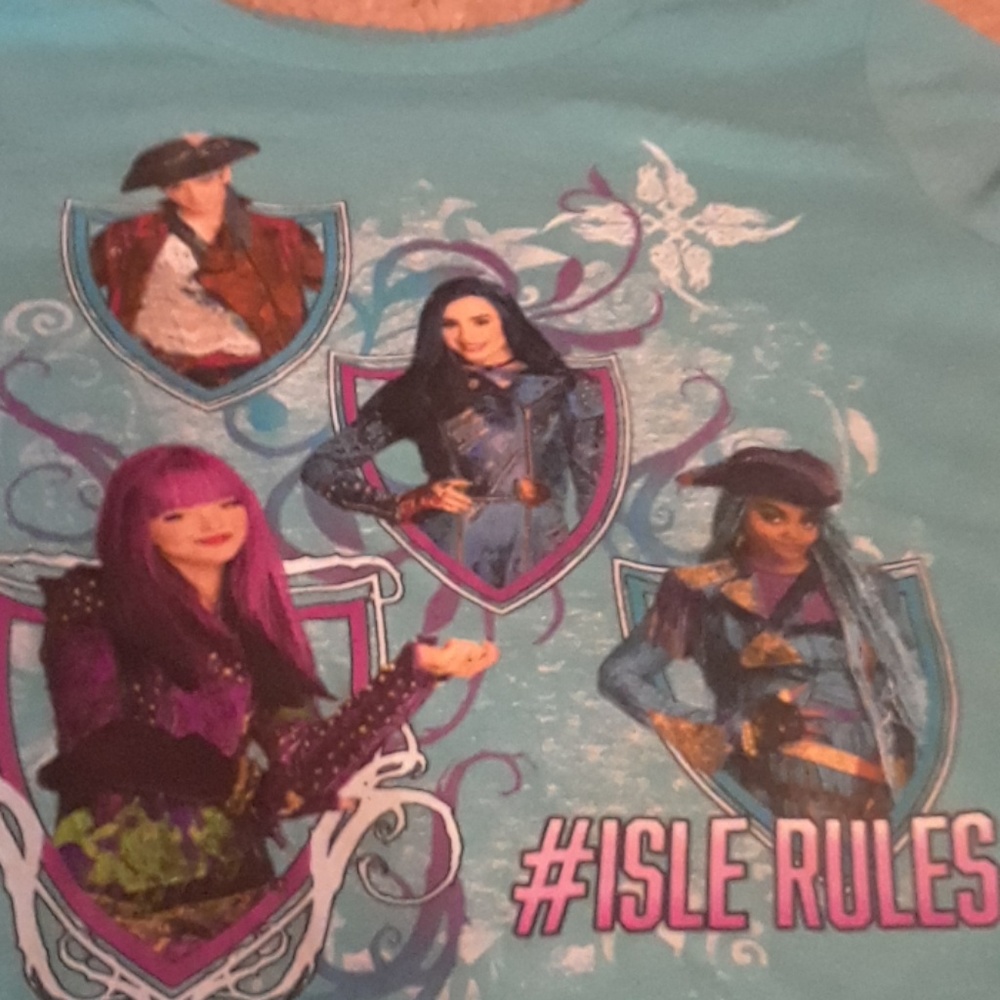 Descendants 2 t-shirt